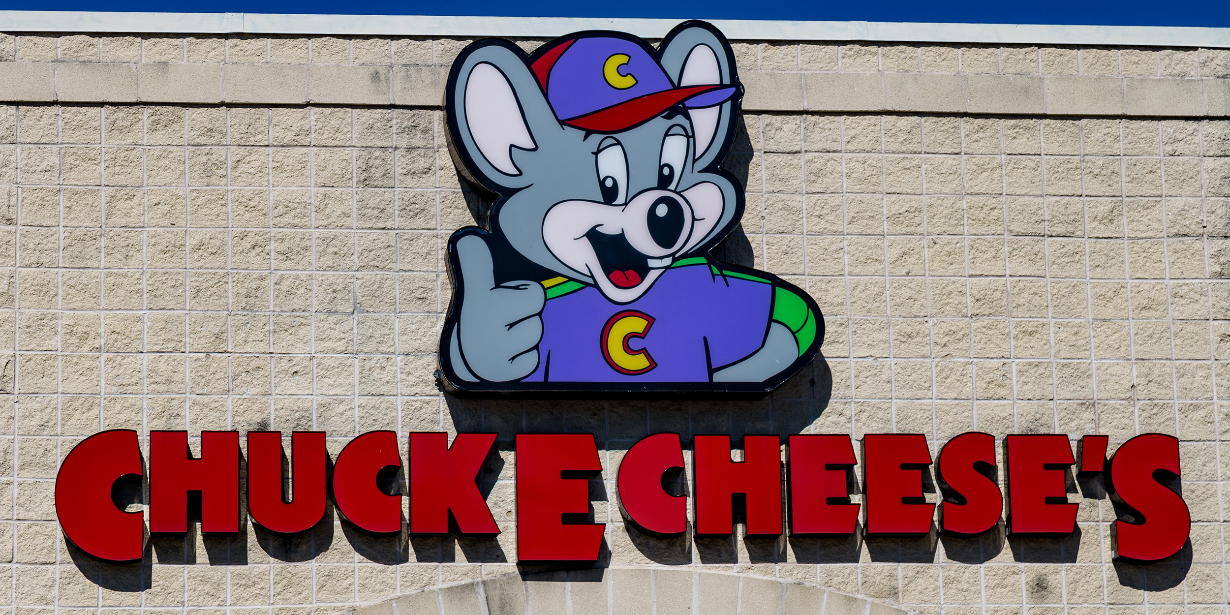 chuck e cheese sign