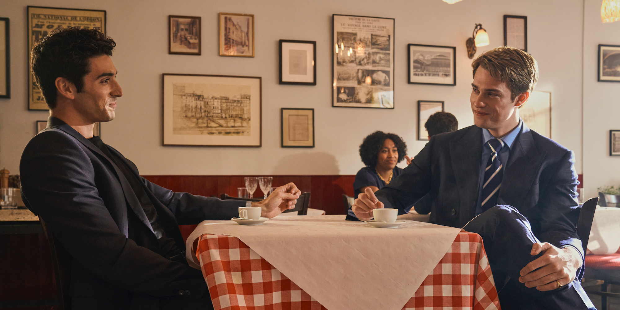 taylor zahkar perez as alex claremont-diaz (left) and nicholas galitzine as prince henry (right) in red, white & royal blue