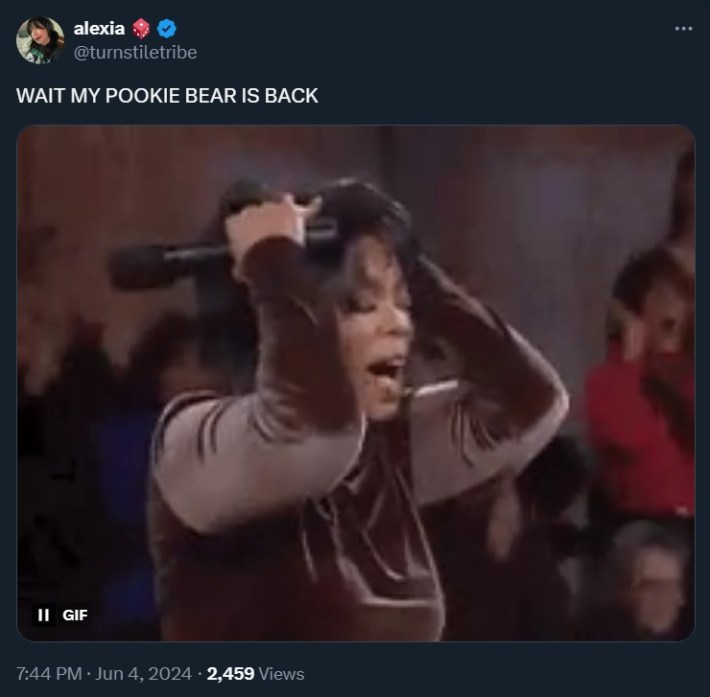 Oprah Winfrey screams in a reaction GIF in a tweet with the caption "WAIT MY POOKIE BEAR IS BACK"