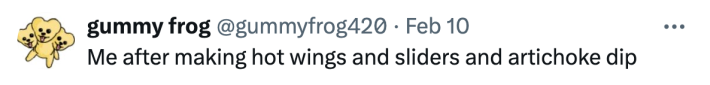 Tweet response to Lori Lightfoot's Superbowl spread. Text reads, "Me after making hot wings and sliders and artichoke dip"
