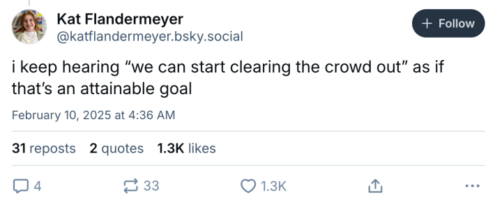 Phillies Superbowl police scanner thread, text reads, "i keep hearing 'we can start clearing the crowd out' as if that’s an attainable goal"