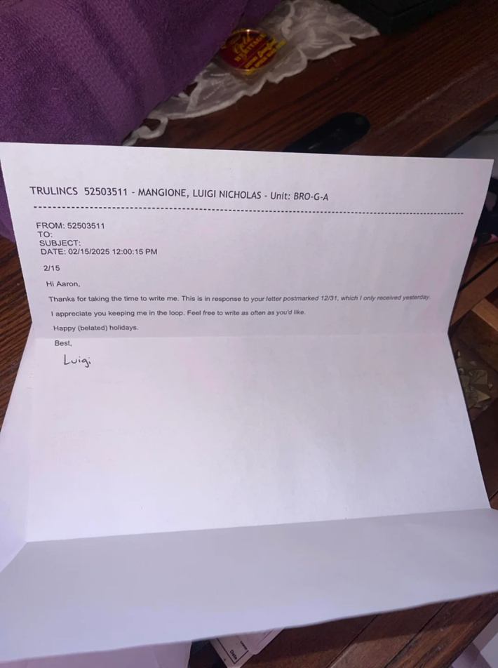 Prison letter from Luigi Mangione telling the recipient to keep him in the loop.