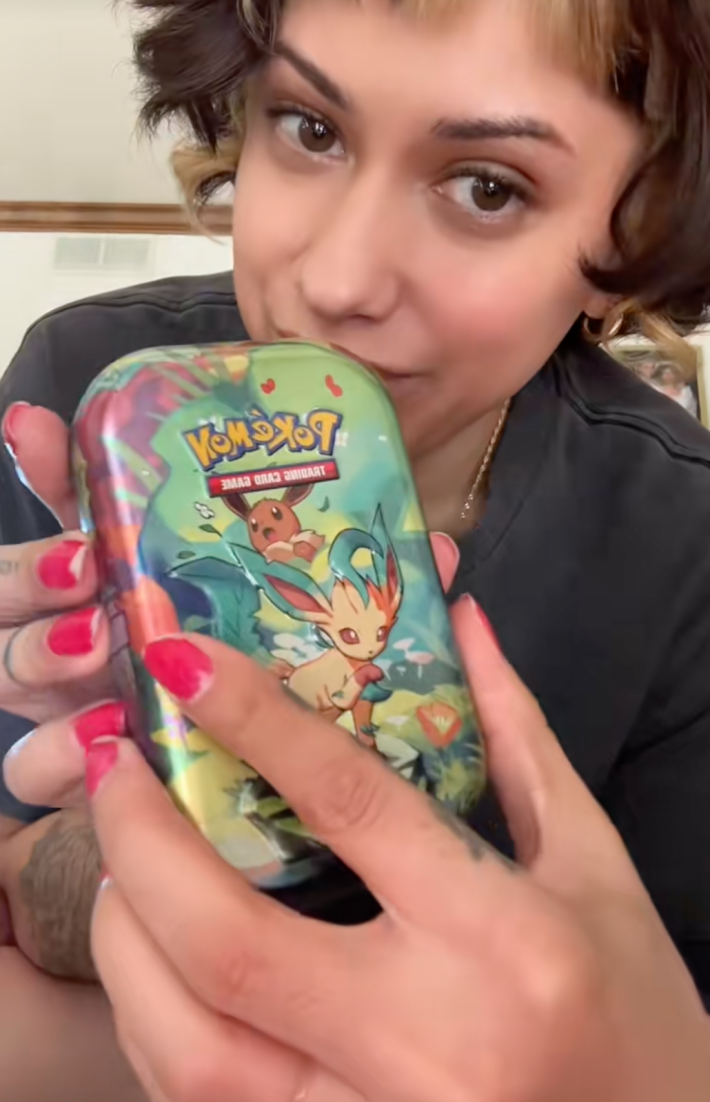 @feedcinart on TikTok shows off Pokémon tin