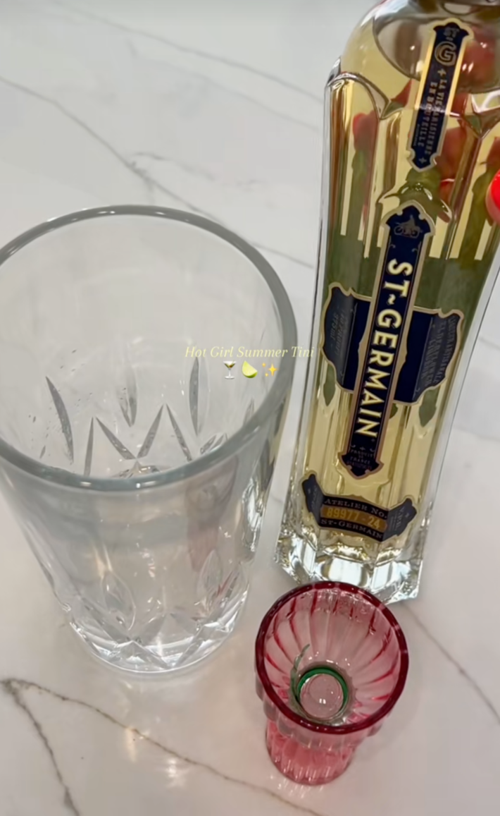 @alessandrapizzz/TikTok hotgirl summer tini