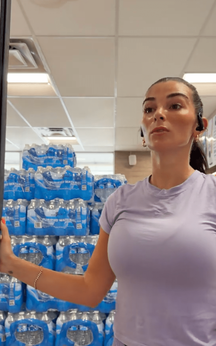 runner opening fridge