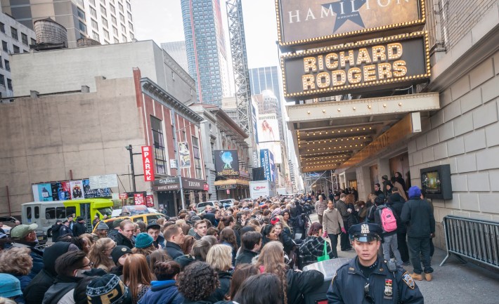 Hundreds of theater lovers in front of the Richard Rodgers Theatre where Hamilton is being performed