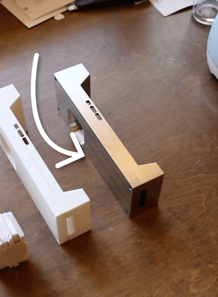 @matterneuroscience/Instagram 3-D printed stainless steel 6lb phone case