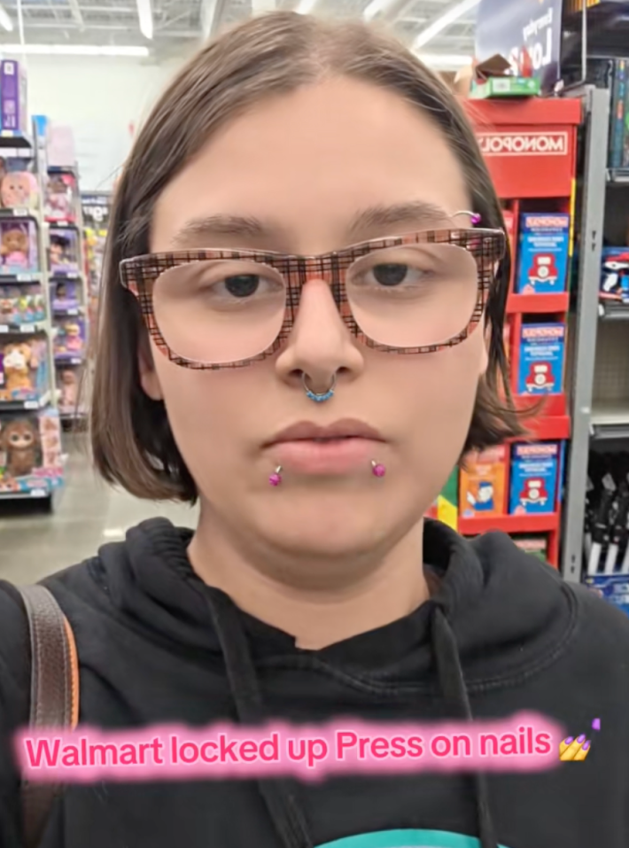 @stephaniecurry100/TikTok "Walmart locked up Press on nails"
