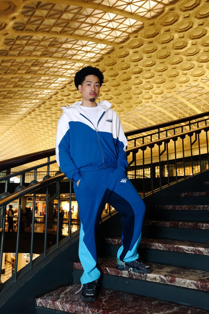 modeling amtrack trak suit