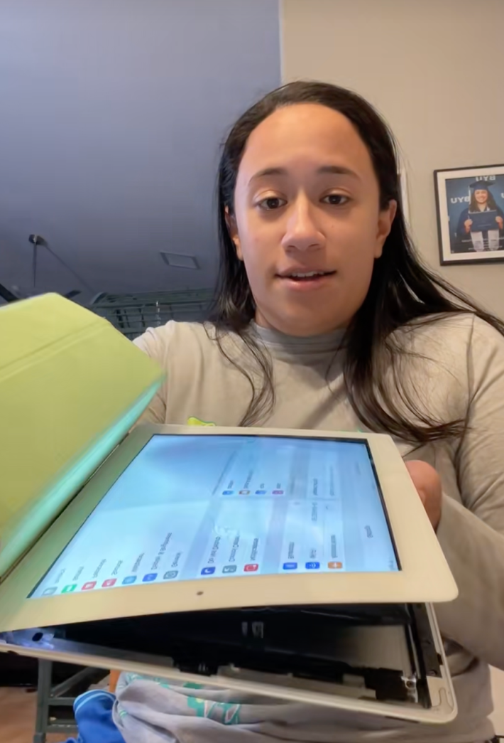 @ur_mom91/TikTok shows off exploded lithium-ion battery in iPad