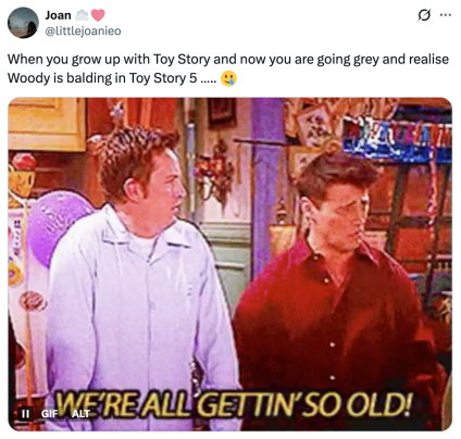 Quando você cresce com Toy Story e agora está ficando grisalho e percebe que Woody está ficando careca em Toy Story 5….. 🥲