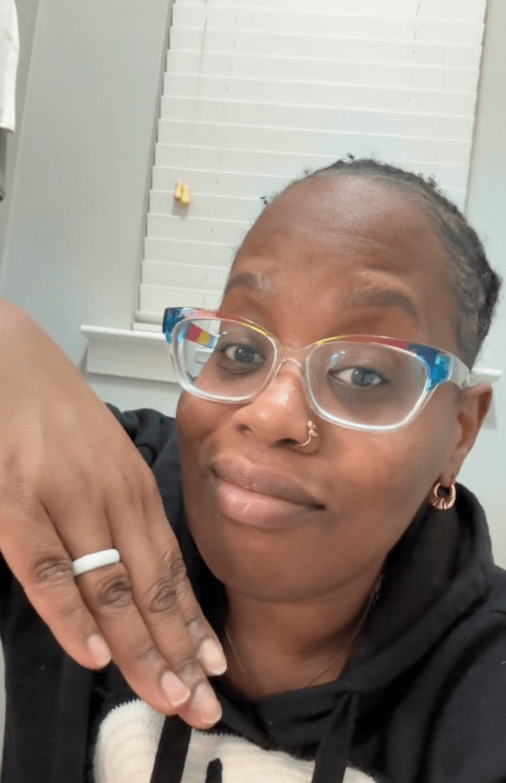 @karmadascientist/TikTok reacting to Kelly Laing's video of herself browsing sink aisle with tilted display at Home Depot