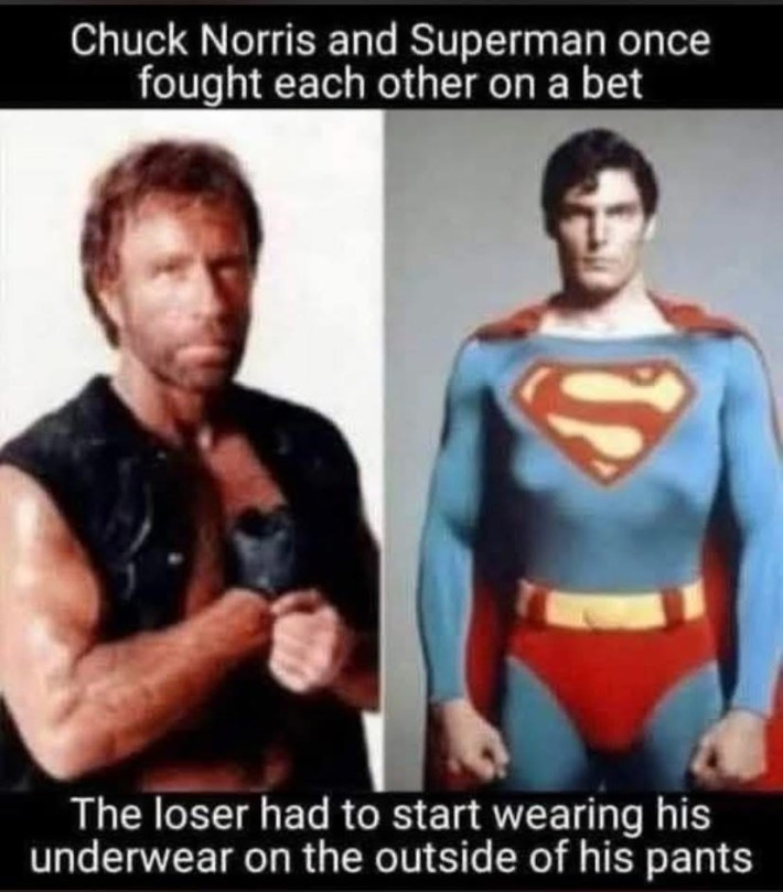 Meme de Chuck Norris sobre a luta contra o Superman.