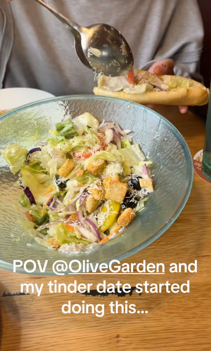 @xomadibandana/TikTok adding salad to breadstick to make a sandwich "POV @olivegaden and my tinder date started doing this..."