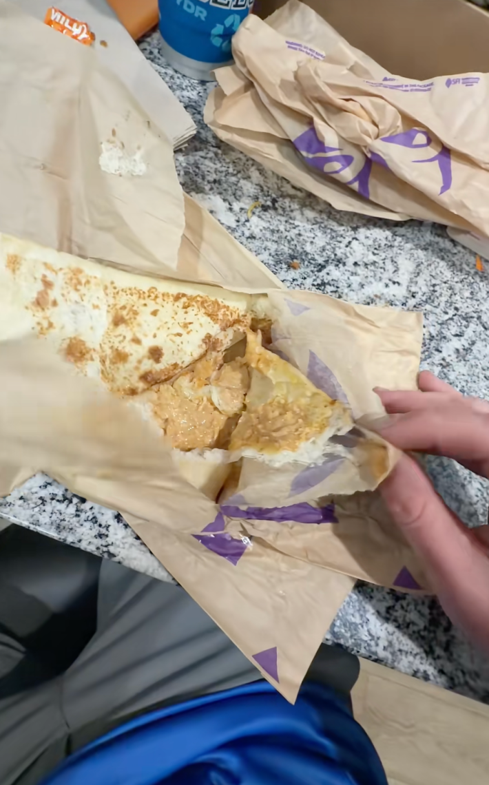 @richii250/TikTok ranting about Taco Bell packaging that destroys food inside