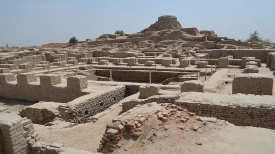 Redditor Sparks Conversations About the Indus Valley Civilization After Sharing a Photo of What Remains Today