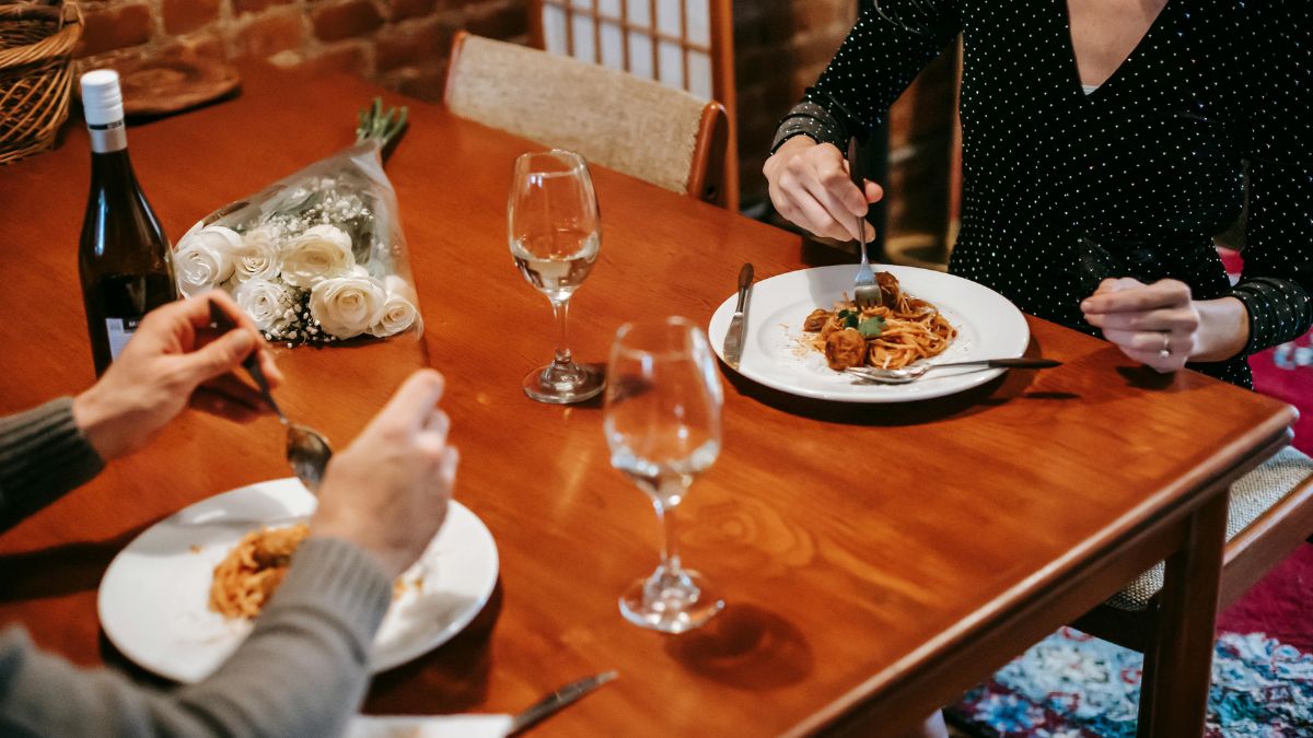 Girlfriend tests man with expensive dinner tab