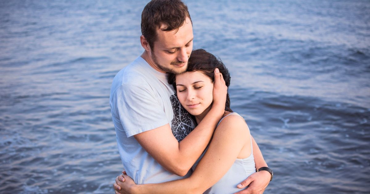A post celebrating attentive, devoted partners has racked up thousands of upvotes