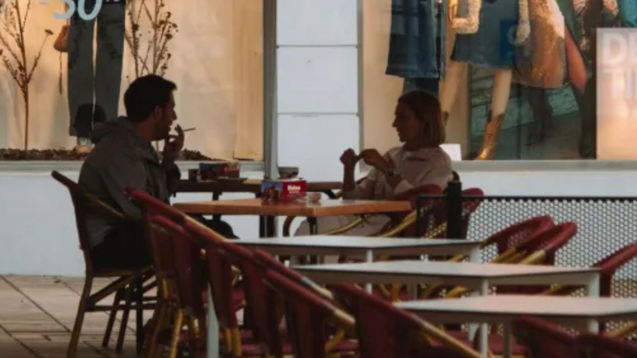 Couple eating lunch at the mall.