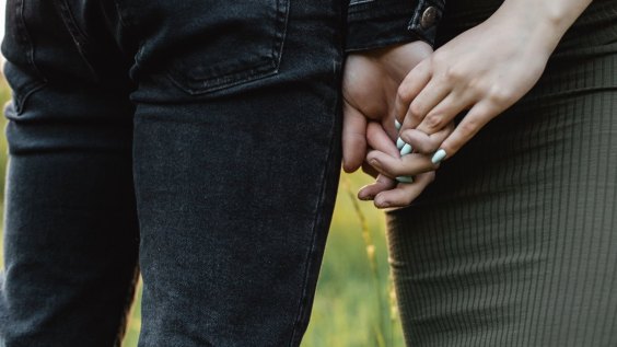 Woman Says Ex-Husband Started Dating Her Close Friend: “The Last Year of Our Marriage Makes So Much Sense”