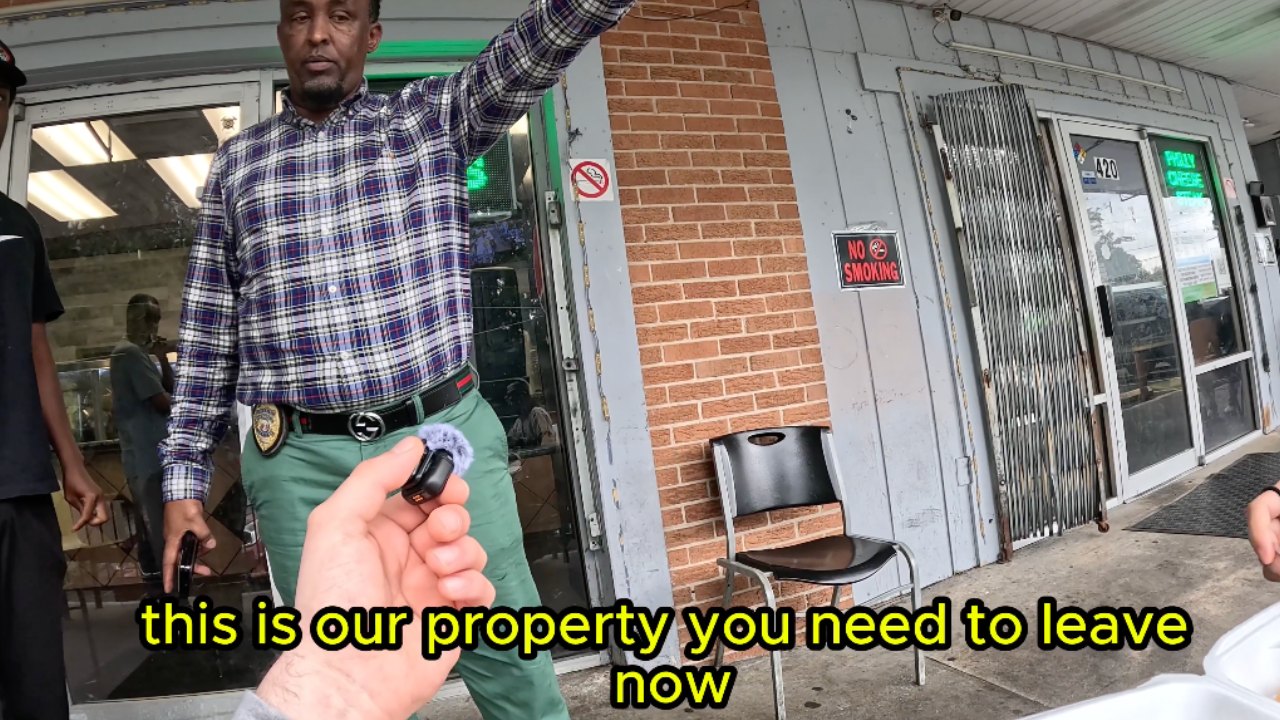 Viral Video Shows Security Guard Ordering Customer to Leave Somali Restaurant