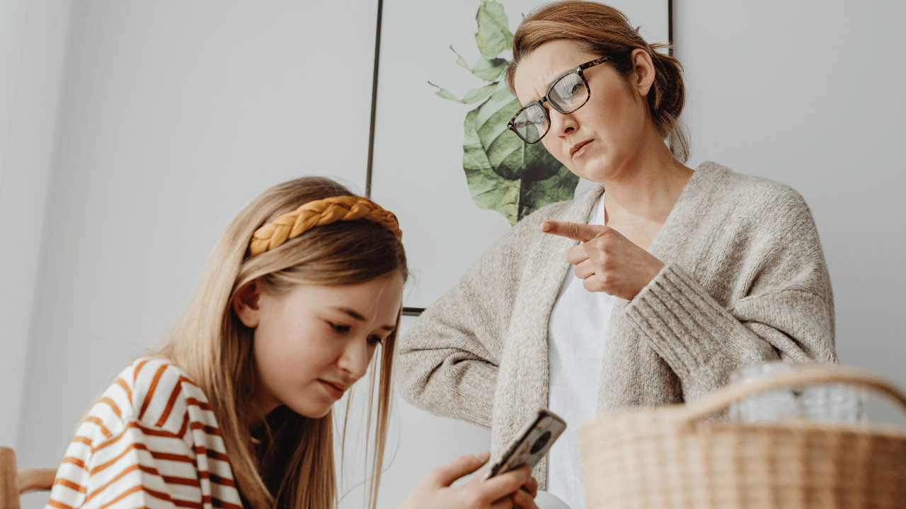 Woman Says Her Mother Told Her to Decline Two Job Offers After Six Months Unemployed