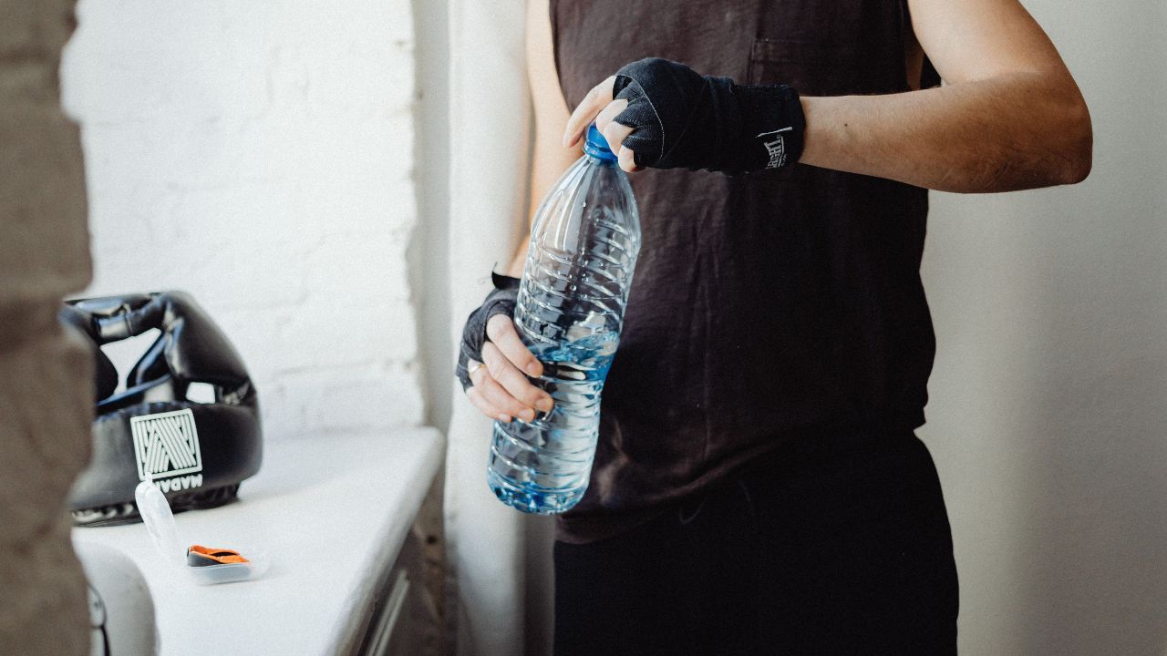 Personal trainer says gym’s water bottle rule is ‘insanity.'