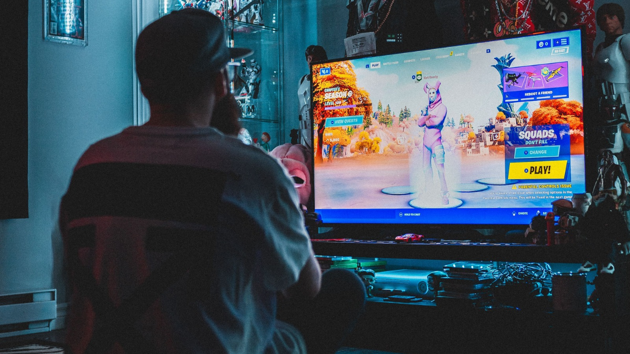 Husband Takes Wife’s Craft Room, So She Claims His Game Room