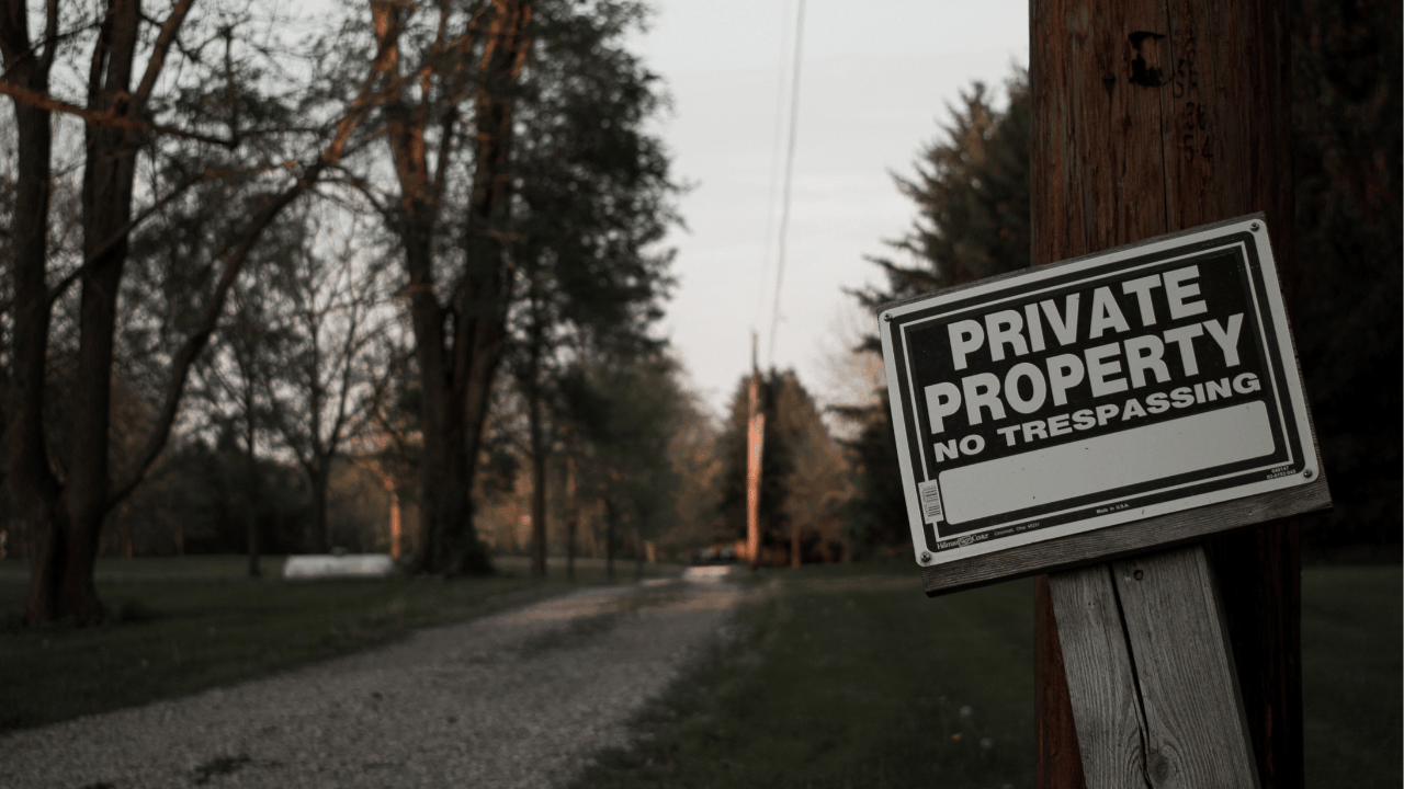 Redditor Says Neighbor Abused His Driveway Privileges Again!