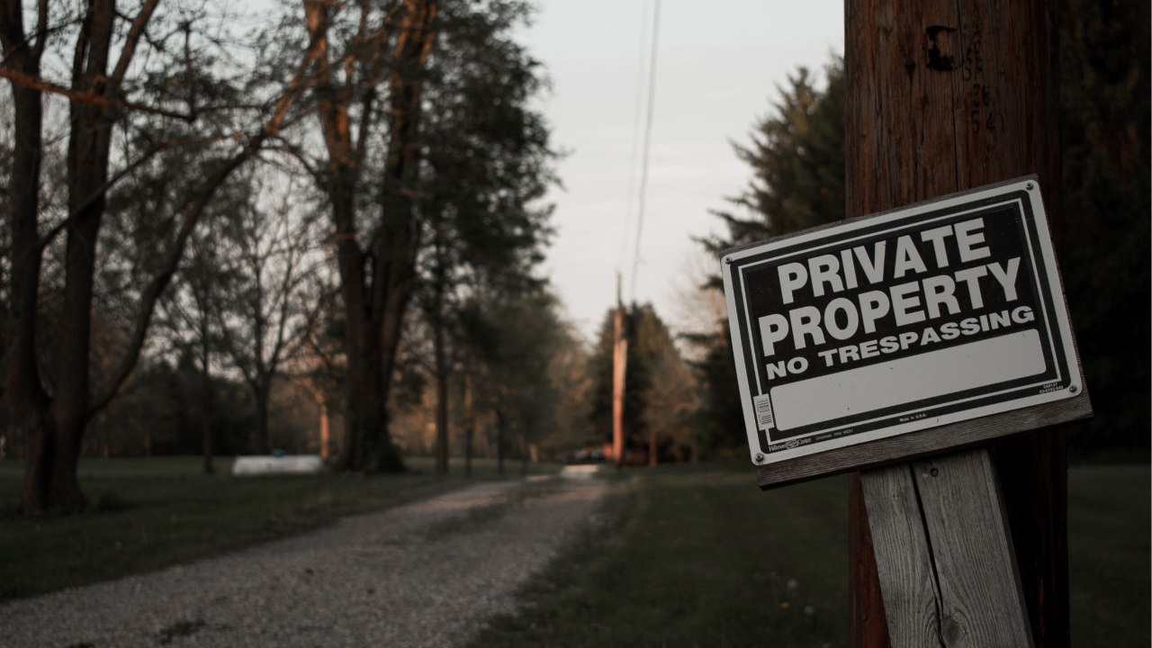 Redditor Says Neighbor Abused His Driveway Privileges Again!