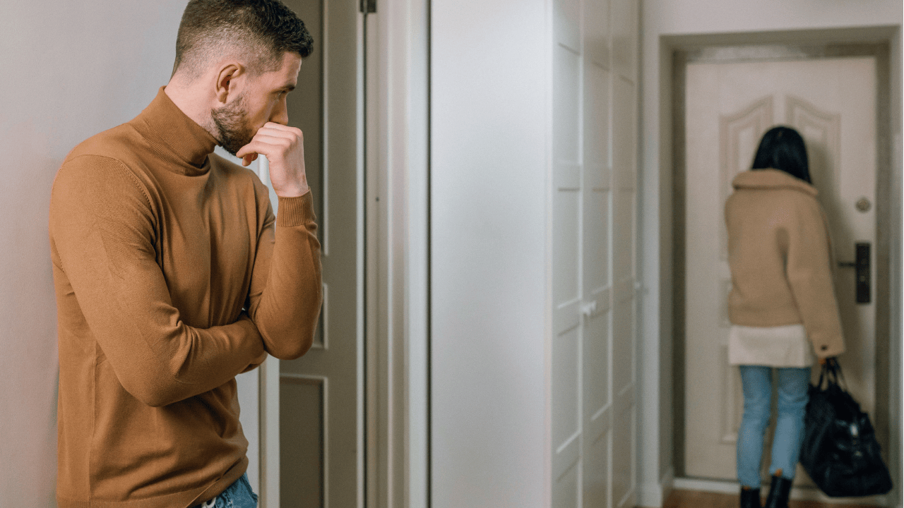 Redditor Ends Dating Situation After Man Keeps His Options Open